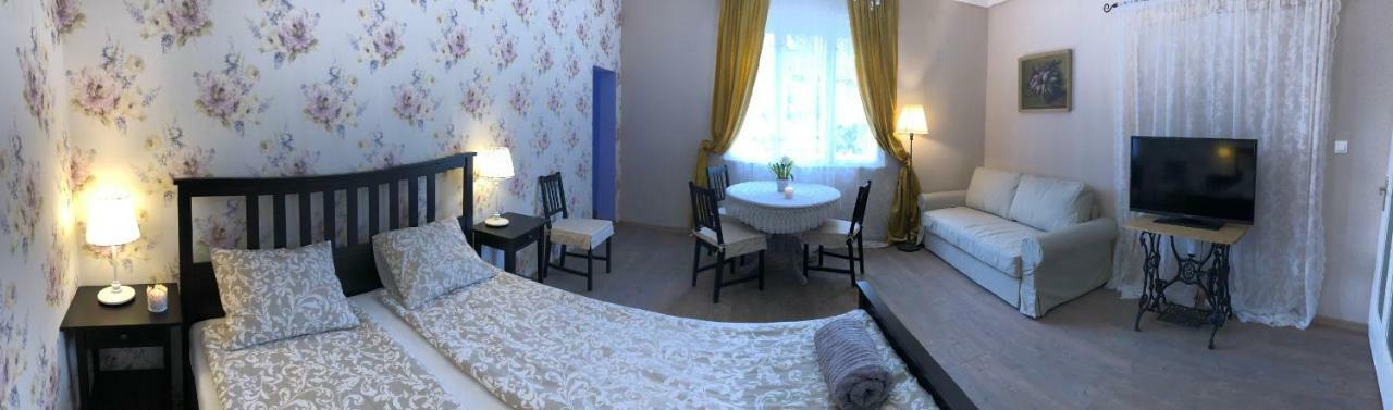 Tulipan Villa Panzio Szolnok Luaran gambar