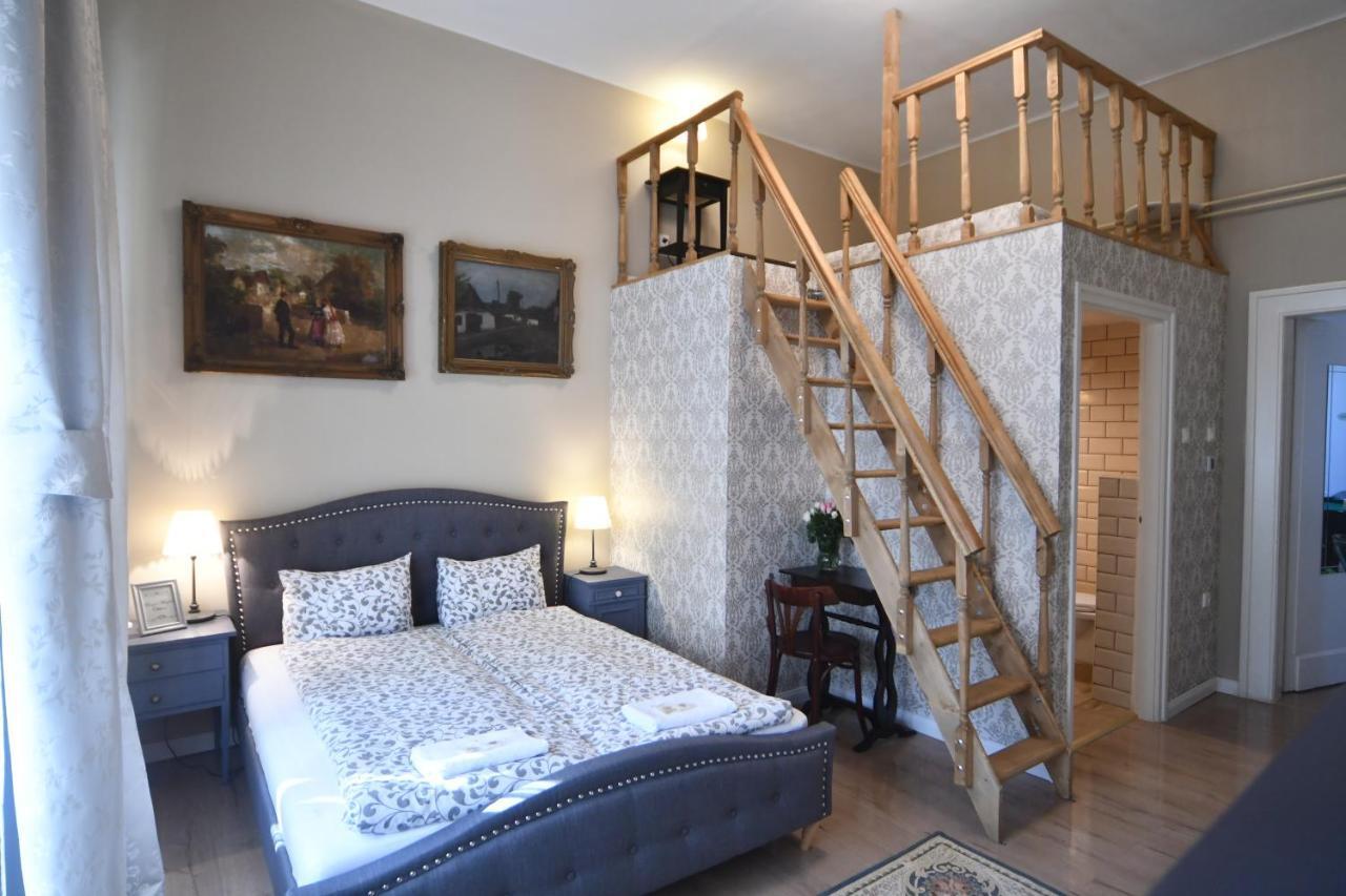 Tulipan Villa Panzio Szolnok Luaran gambar